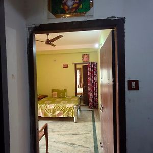Appartement Eat, Chill, Worship, Repeat! à Tarapith Exterior photo