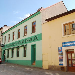 Hotel Penzion Krmelec à Chrudim Exterior photo