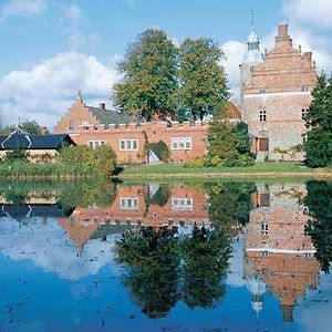 Hotel Broholm Castle à Gudme Exterior photo