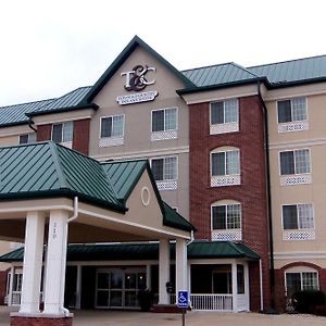 Town & Country Inn And Suites Quincy Exterior photo