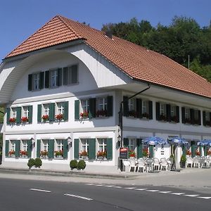 Hotel Gasthof Loewen à Melchnau Exterior photo