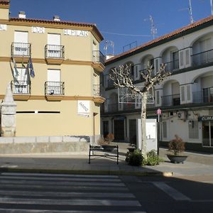 Hotel Hostal Dp El Pilar à Monesterio Exterior photo