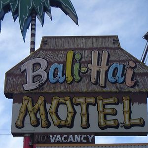 Bali Hai Motel Yakima Exterior photo