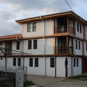 Hotel Tsutsovi House à Kalofer Exterior photo