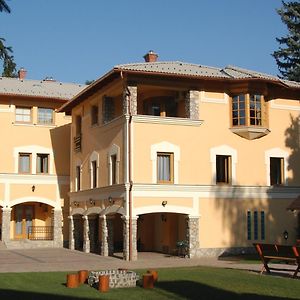 Bed and Breakfast Laetitia Panzio à Kaposvár Exterior photo