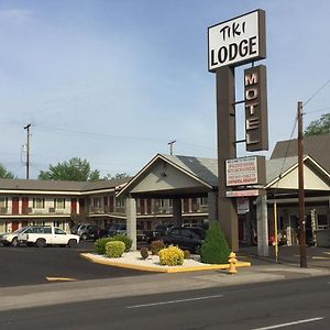 Pine Tree Inn Medford Exterior photo