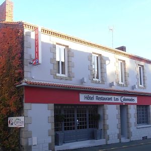 Hôtel-restaurant Les Colonnades Saint-Fulgent Exterior photo