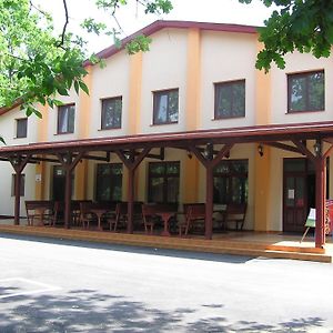 Hotel Árnyas Thermal Camping és Üdülőpark à Püspökladány Exterior photo