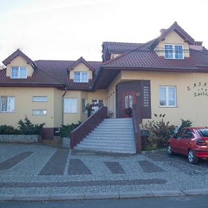 Hotel Zajazd Zacisze à Żary Exterior photo