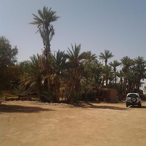 Bed and Breakfast Kasbah Les Alizes Du Desert à M'Hamid El Ghizlane Exterior photo