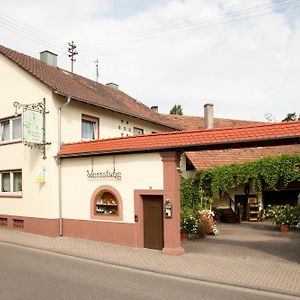 Hotel Weingut Und Gaestehaus Vongerichten à Oberhausen  Exterior photo