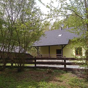 Villa Lesniczowka Lesny Azyl à Stanislawice  Exterior photo