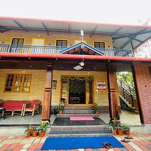 Appartement Bhadra Jungle Retreat à Balehonnur Exterior photo