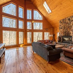 Swan Lodge - Walking Distance To Downtown Saugatuck - Modern Cabin Getaway! Exterior photo