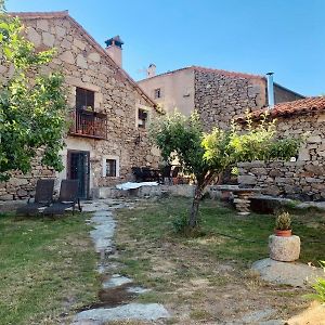 Maison d'hôtes Casa Rural La Casa De Piedra à Navarredonda Exterior photo