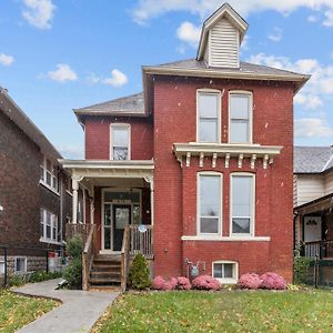 3 Bedroom With Laundry And Parking At Windsor Exterior photo