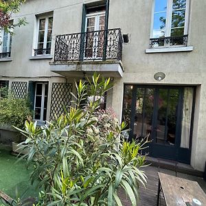 Maison Stylee Avec Jardin Cache, Vincennes Exterior photo