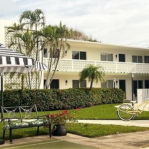 Appartement Fernando Flats à Palm Beach Shores Exterior photo