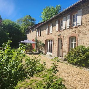 Bed and Breakfast La Longere Du Cheval Noir à Saint-Léonard-de-Noblat Exterior photo