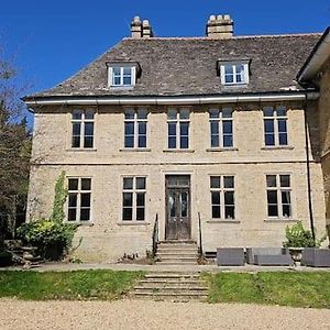 Villa Russell Hill Manor à Peterborough Exterior photo