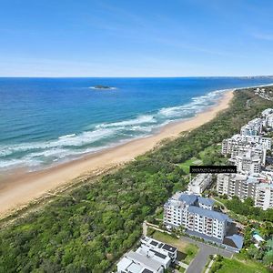 Villa Pandanus Beach House - Water Views With Direct Beach Access à Marcoola Exterior photo