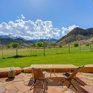 Villa Luxury Moab Cabin Views, Pool And Hot Tub Access! à Spanish Valley Exterior photo