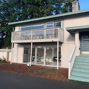 Music Suite Of Single House First Floor Redmond Exterior photo