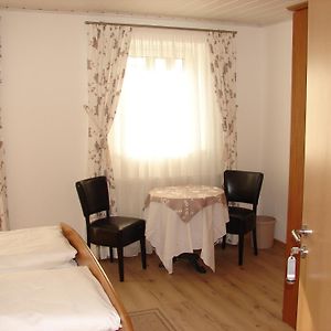 Hôtel Gasthaus Zur Traube à Winterrieden Room photo
