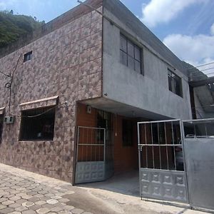 Villa Casa Vacacional En Banos De Agua Santa Exterior photo