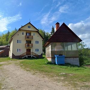 Hotel Pensiunea Poarta Lui Ionele à Gîrda de Sus Exterior photo