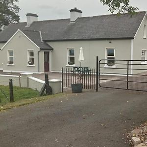 Villa Birdhill Farmhouse à Tipperary Exterior photo