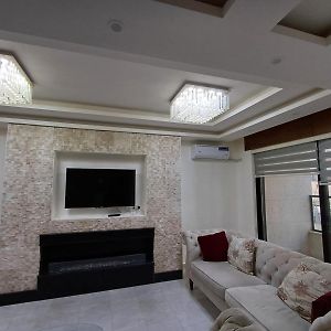 Apartment In Khalda Amman Exterior photo