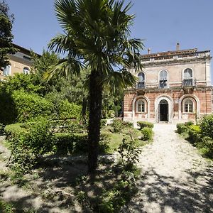 Hotel Iris Pérouse Exterior photo