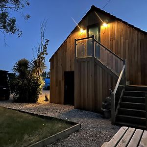 Remarkable 1-Bed Apartment In Glastonbury Exterior photo