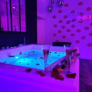 Colorroom31 - Nuit Insolite - Spa - Tantra - Love (Adults Only) Rouffire Exterior photo