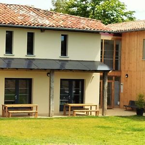 Villa Les Granges D'En Naoua, Grand Gite Avec Piscine à Maubec  Exterior photo