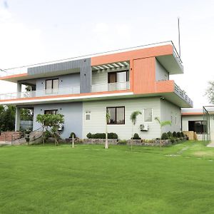 Villa Aarul Farms à Gurgaon Exterior photo