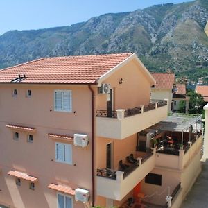 Apartments Carpe Diem Kotor Exterior photo