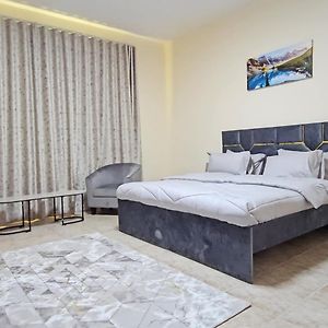 Luxurious Furnished Apartment Prime Location Al Mafraq Exterior photo