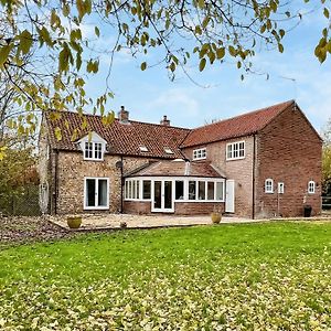 Sandy Toes Cottage Beechamwell Exterior photo