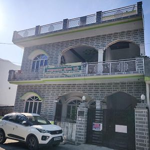 Gaharwar Home Stay Rāni Pokhri Exterior photo