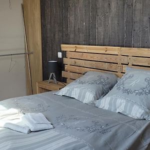 Bed and breakfast Chambre Proche Circuit 500 M Du Virage De Mulsanne Exterior photo