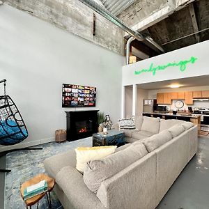 Appartement Swanky Loft At Historic Peters Cartridge Factory à Maineville Exterior photo