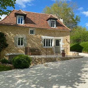 Villa Gite Les Camelis à Tourtoirac Exterior photo