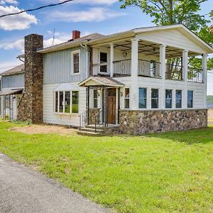 Villa Wellsboro Farmhouse With Grill And Fire Pit! Exterior photo