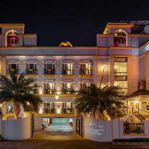 Hotel Sterling Marbella Dehradun Exterior photo