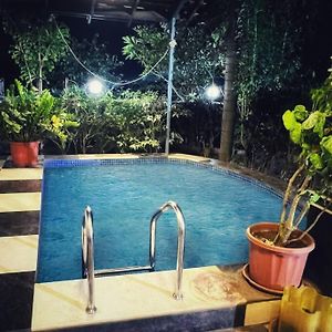 Villa Zio Asmara- Peacefull Terrace Settings, Pool, Bbq à Titwala Exterior photo