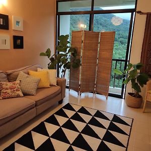 Cozy & Comfy 3 Rooms Apartment Near Beach Batu Ferringhi Exterior photo