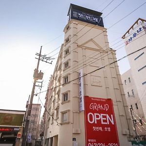 The First Boutique Hotel Gwangju Metropolitan City Exterior photo