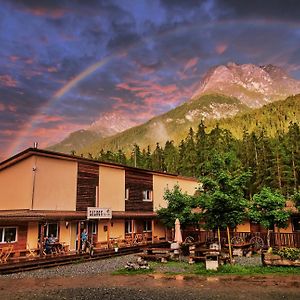 Hotel Reitstall Und Saloon San Jon à Scuol Exterior photo